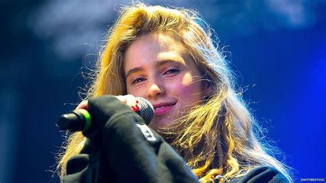 is clairo lesbian|Clairo Is Ready to Sing Songs for Girls Who Like Girls